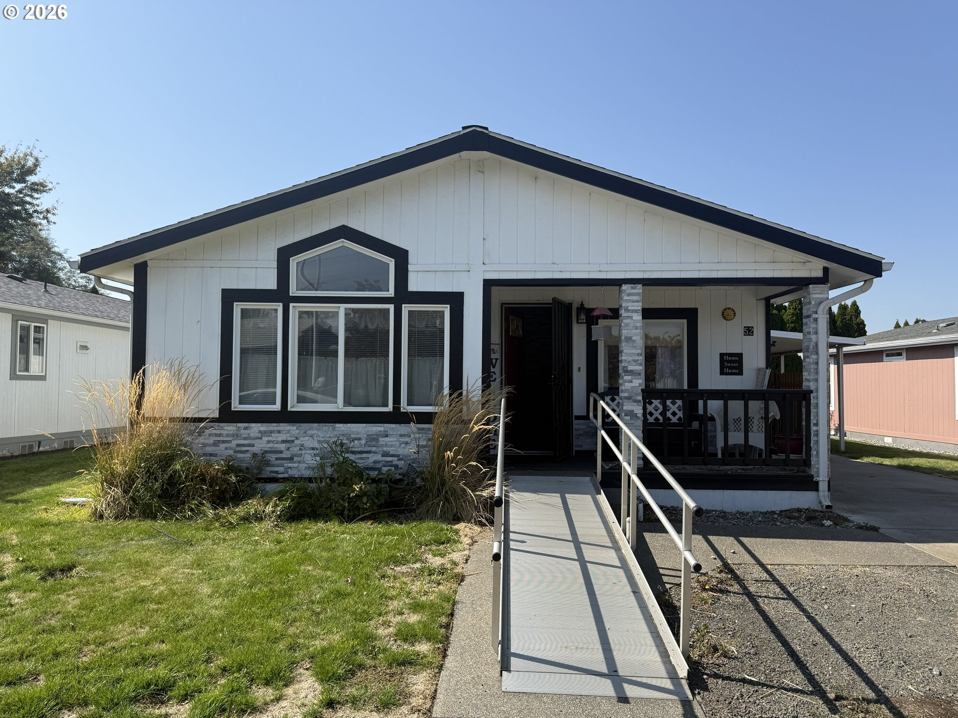 910 Cowl St 52 Property Photo 1
