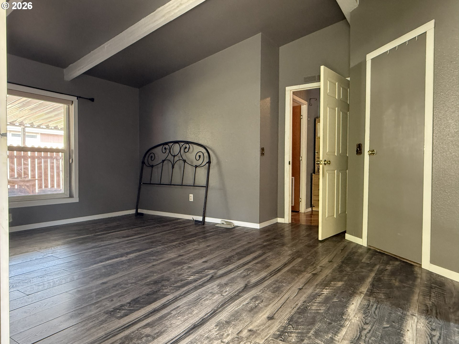 910 Cowl St 52 Property Photo 11