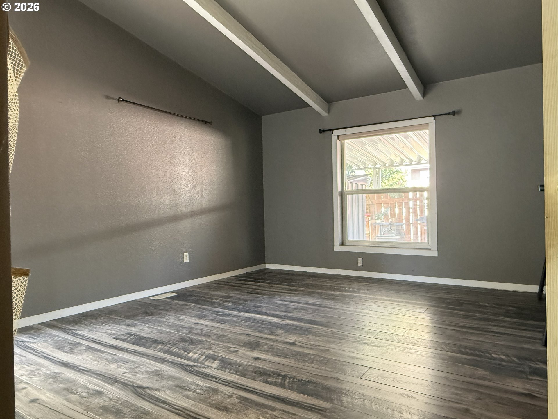 910 Cowl St 52 Property Photo 12