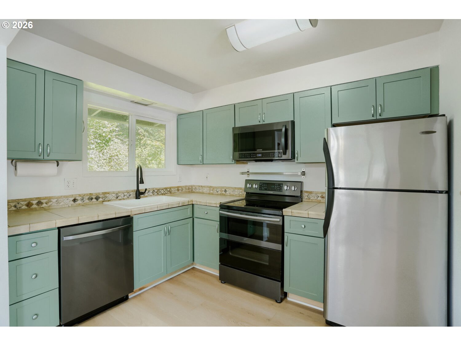 1045 Sw Bertha Blvd #7 Property Photo 9
