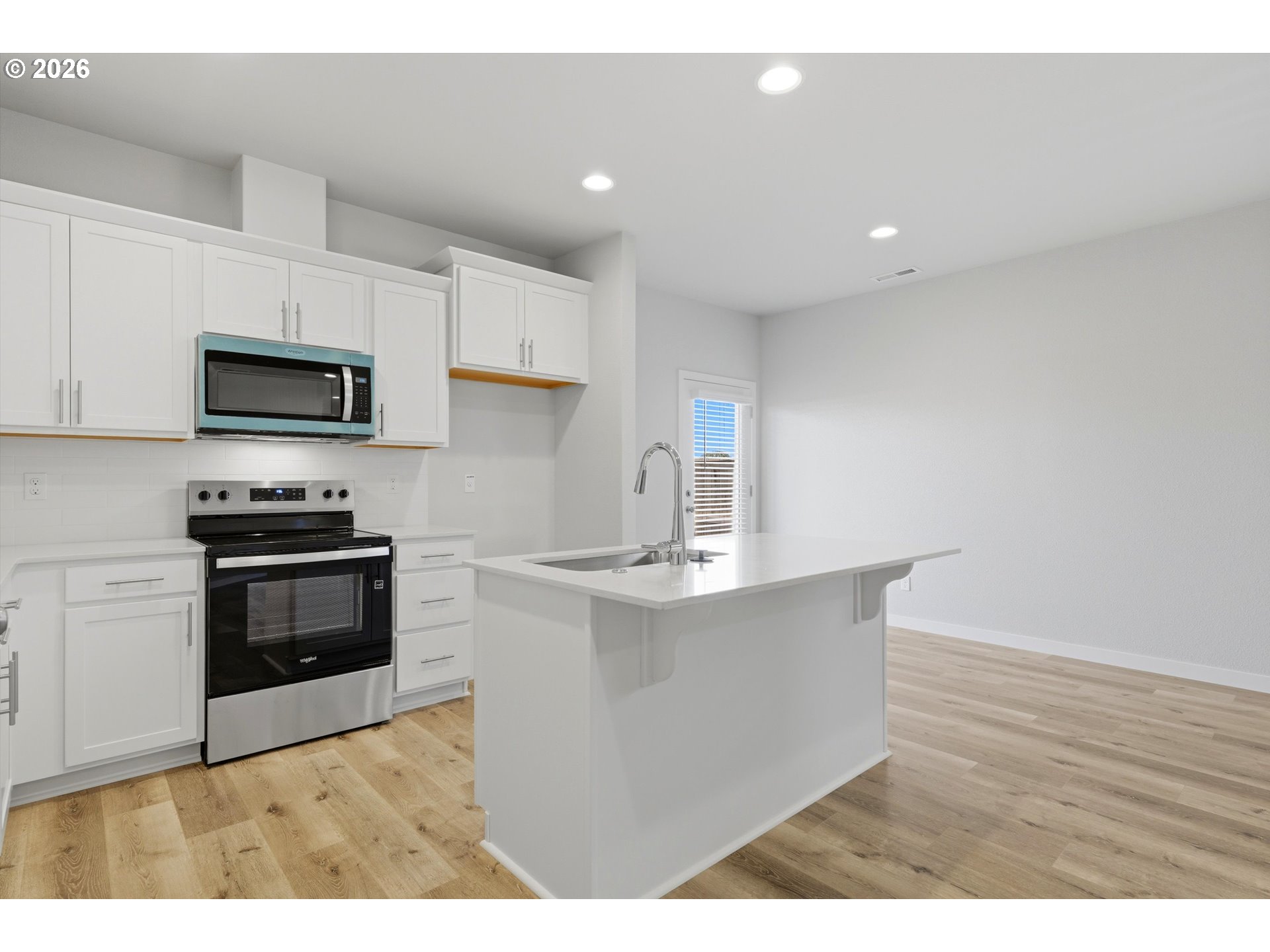 422 E Wilson St Property Photo 16