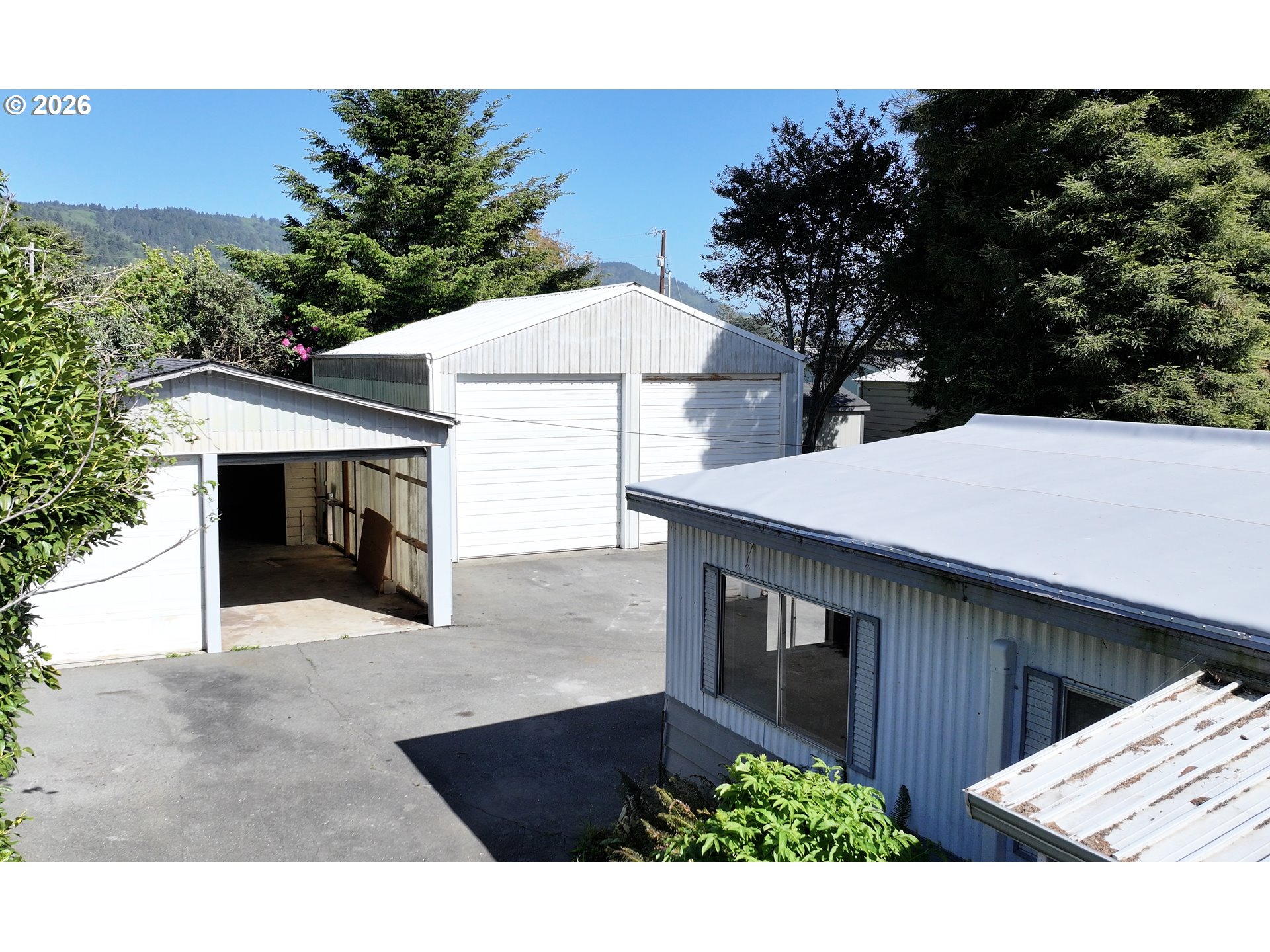 15931 Oceanview Dr Property Photo 1