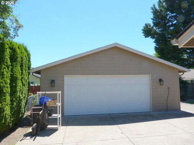 1575 Canary Ct Property Photo 4