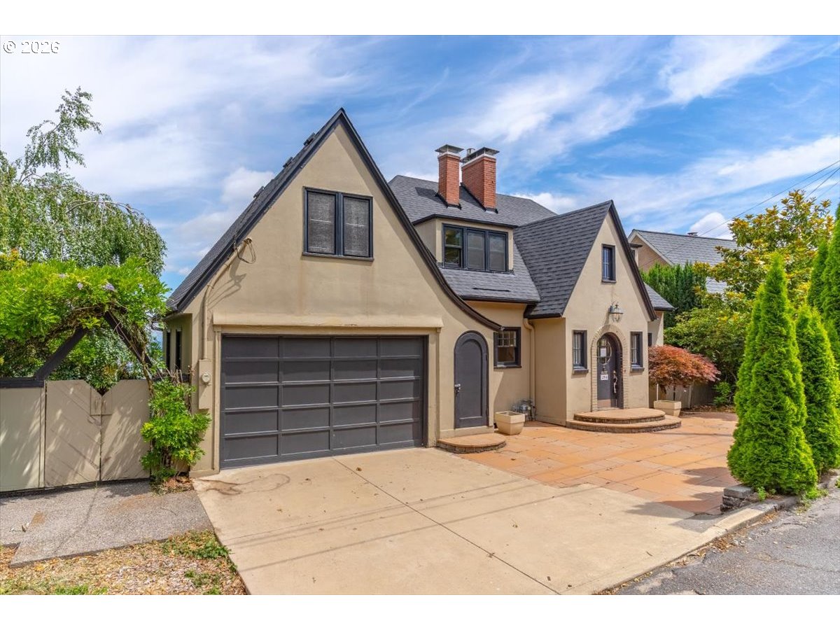 294 NW MACLEAY BLVD Property Photo 1