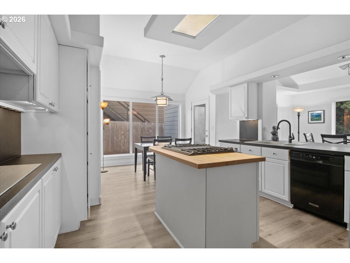 1746 Nw Sunburst Ter Property Photo 12