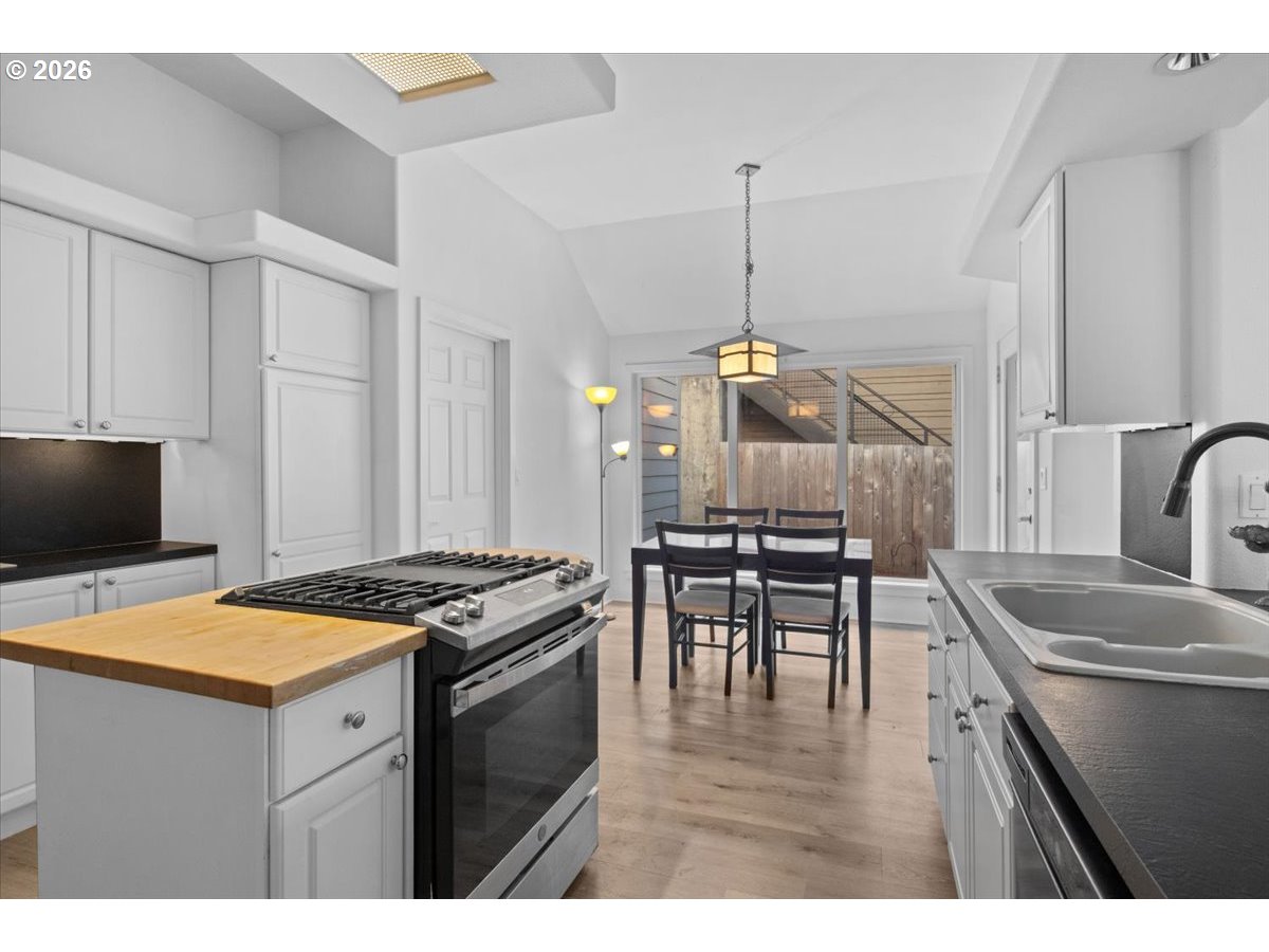 1746 Nw Sunburst Ter Property Photo 15