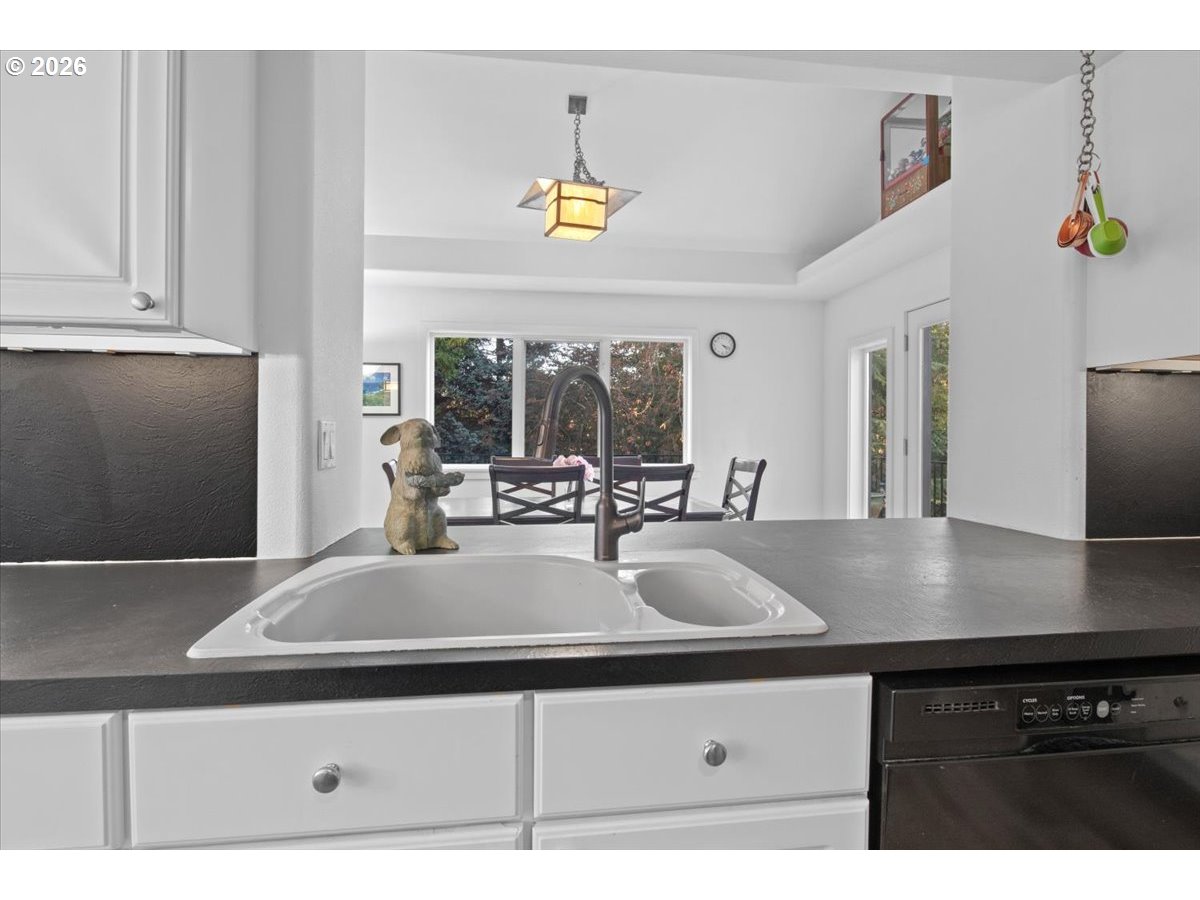 1746 Nw Sunburst Ter Property Photo 17