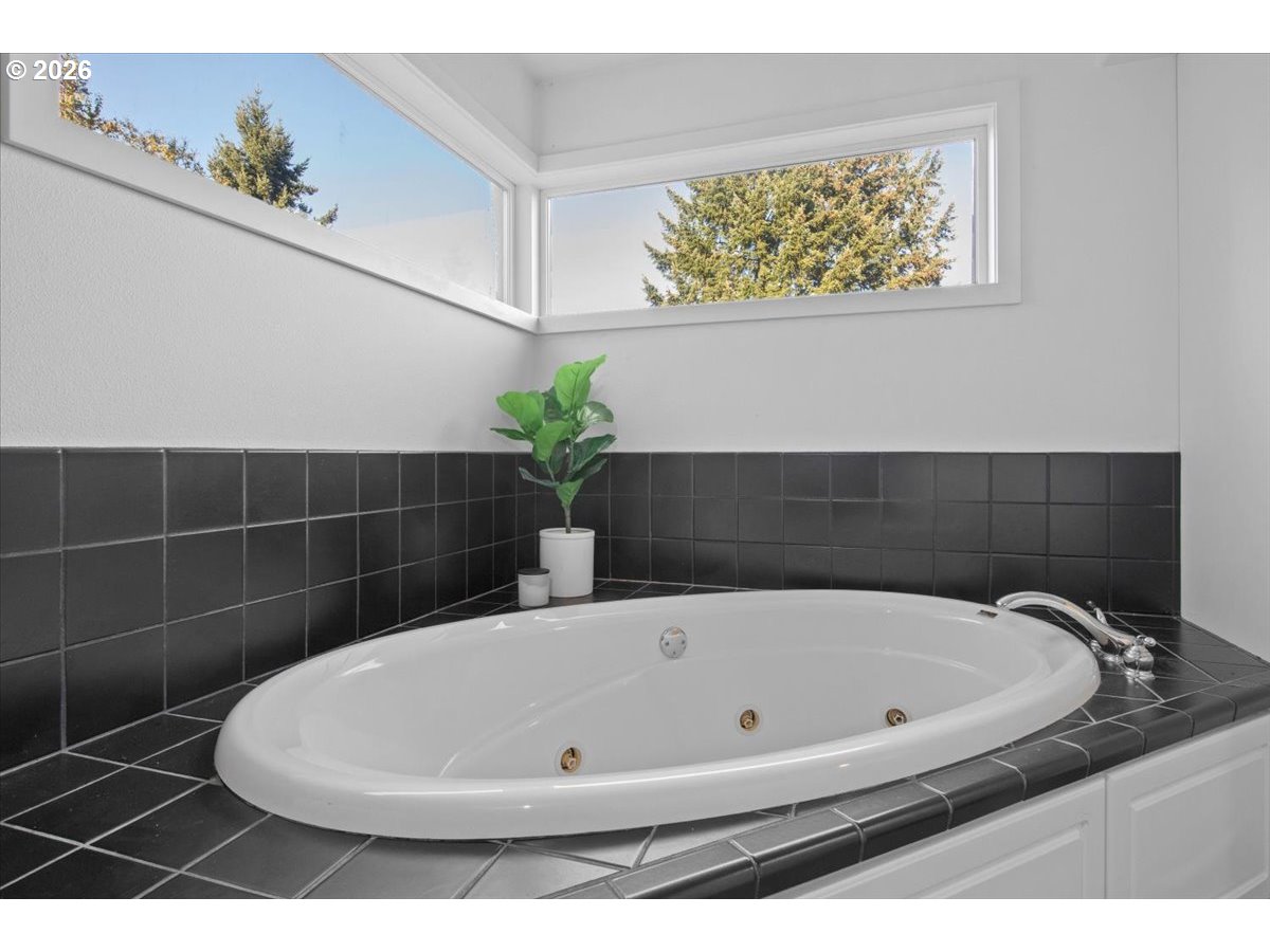 1746 Nw Sunburst Ter Property Photo 28