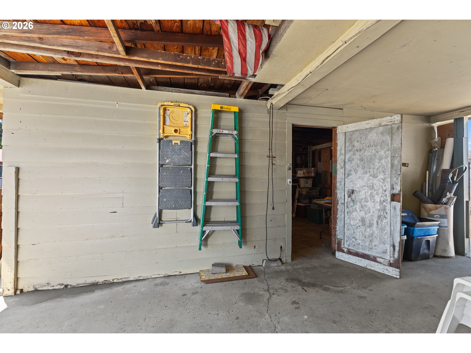 1050 N Myrtle St Property Photo 33
