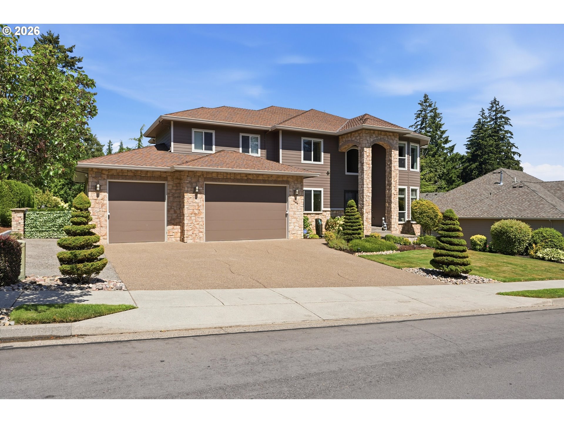 211 Se Gabbert Rd Property Photo 1