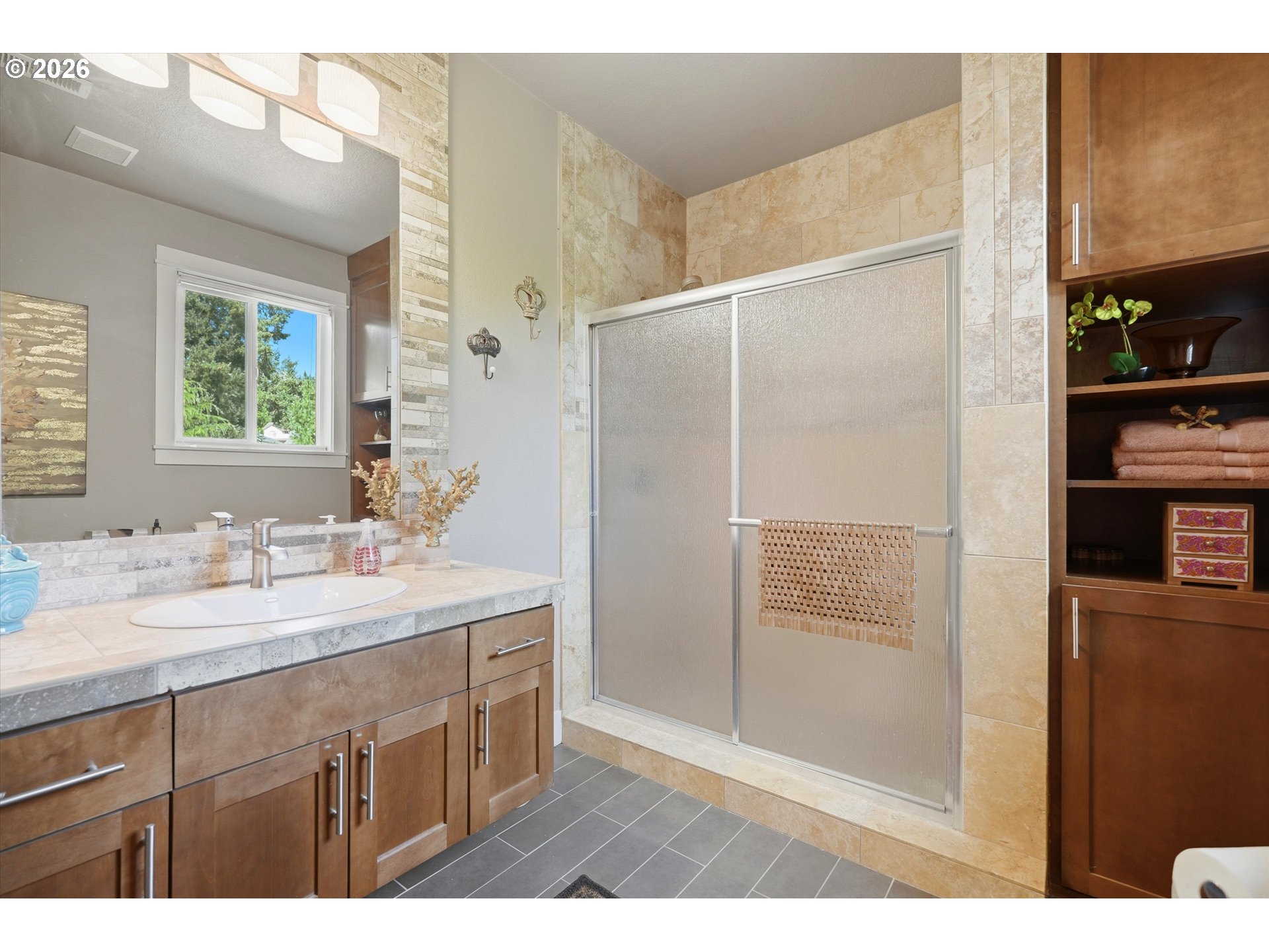 211 Se Gabbert Rd Property Photo 36