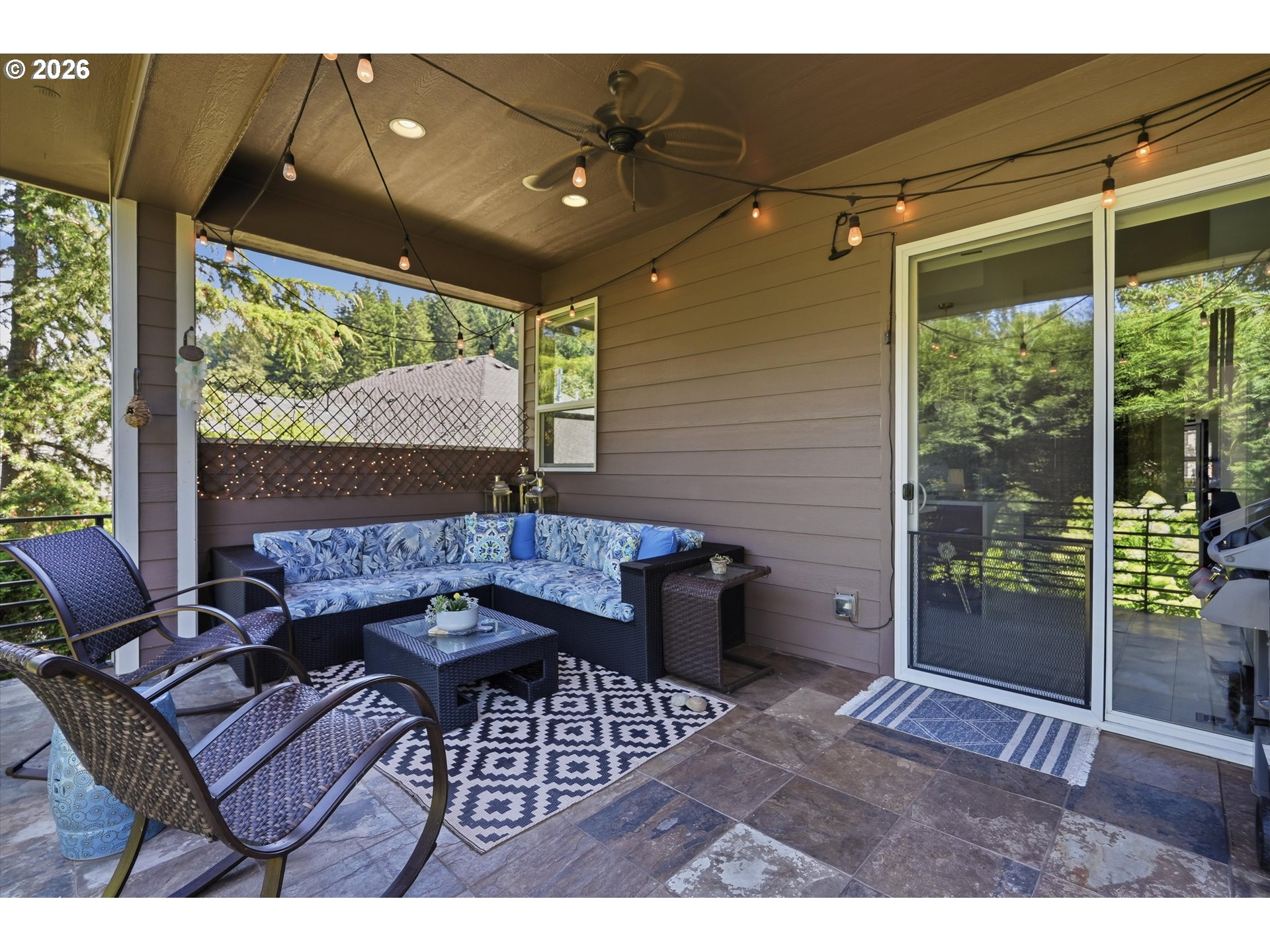 211 Se Gabbert Rd Property Photo 38