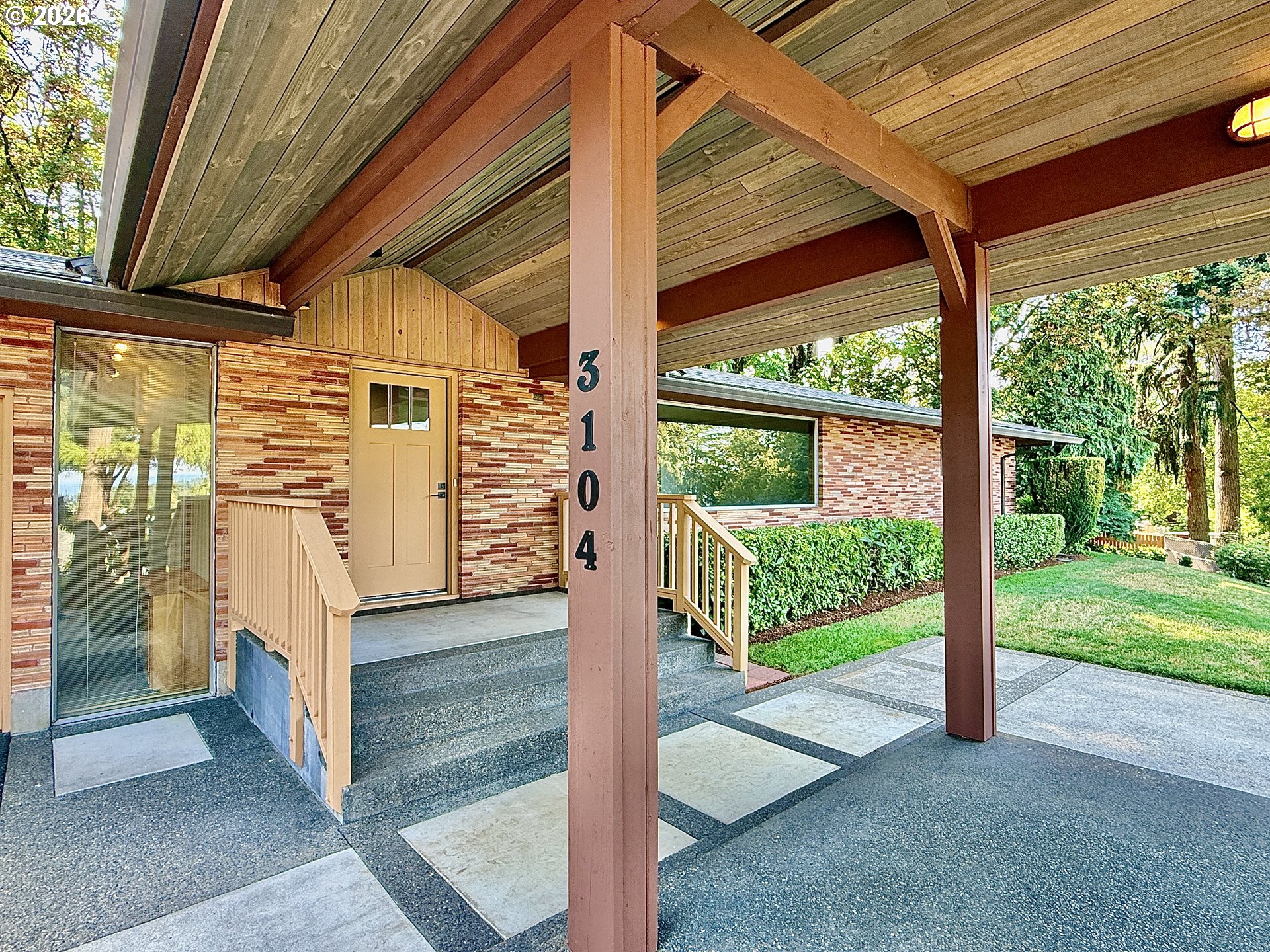 3104 E Mcloughlin Blvd Property Photo 4