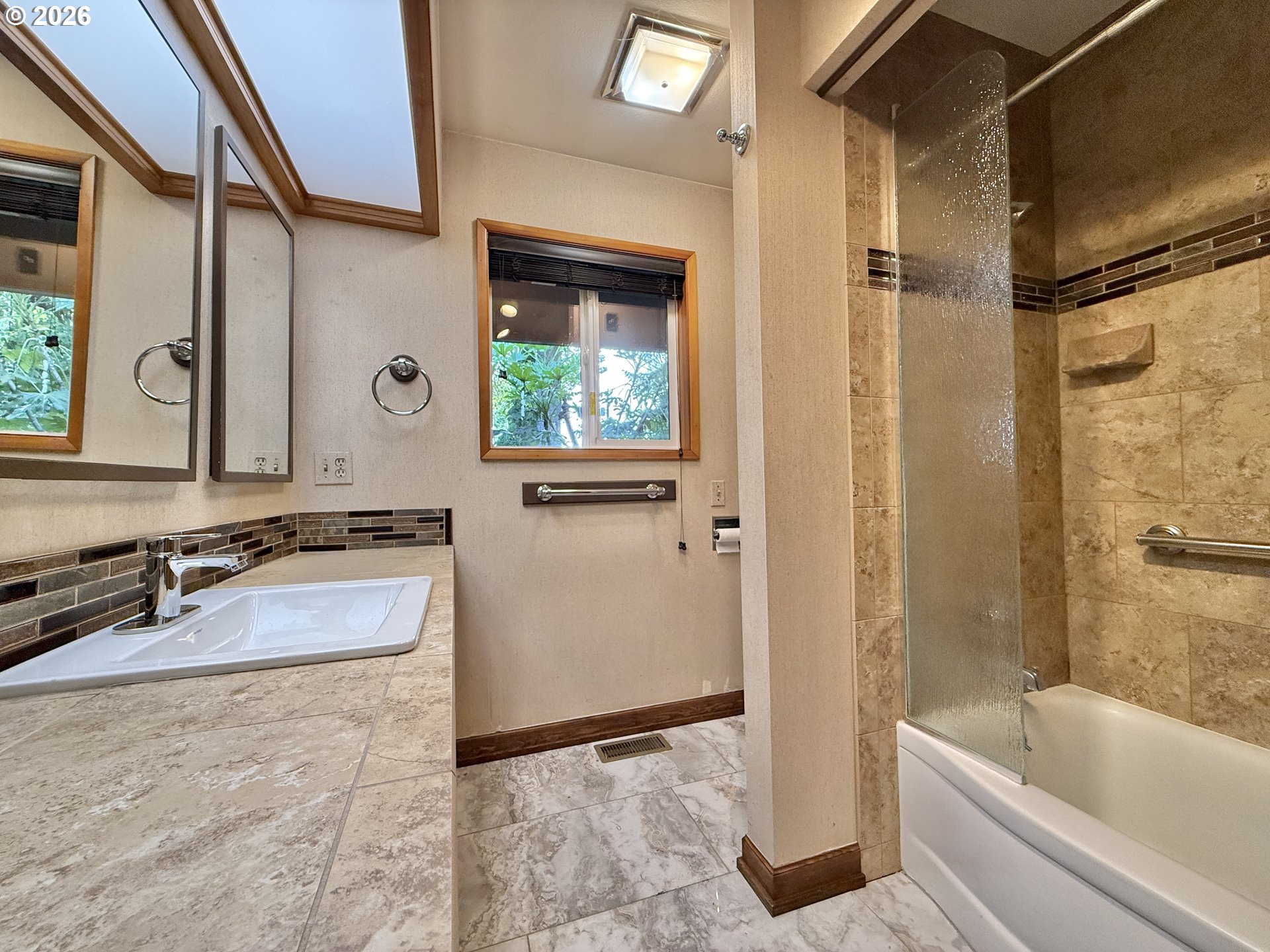 3104 E Mcloughlin Blvd Property Photo 24