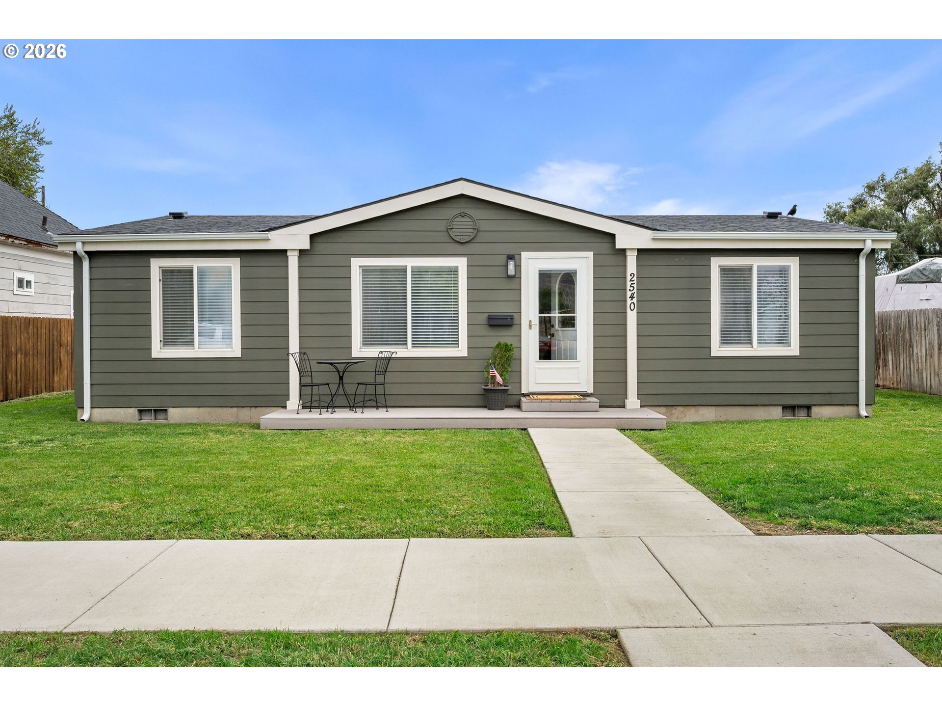 2540 11th St Property Photo 1