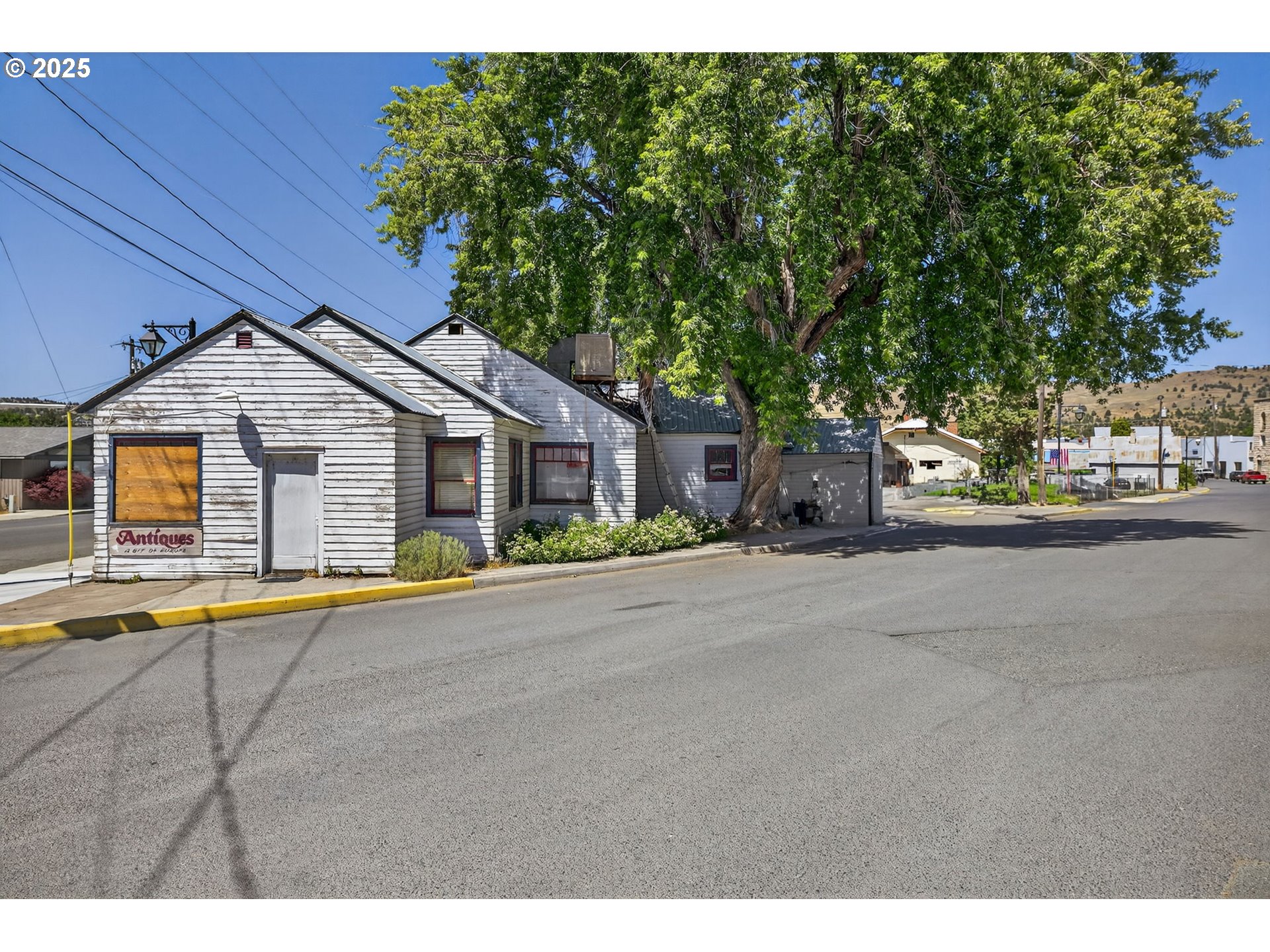 234 S Canyon Blvd Property Photo 1