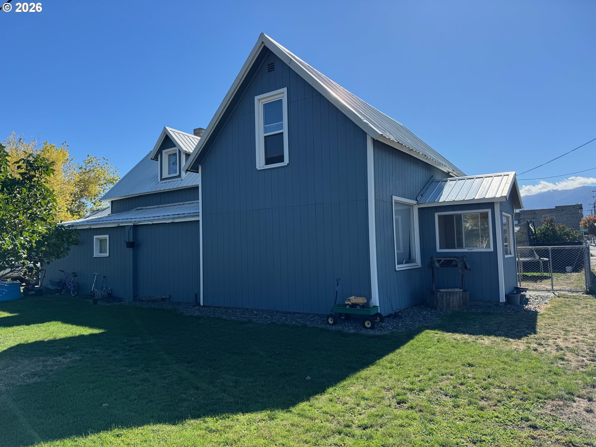 209 N River St Property Photo 2