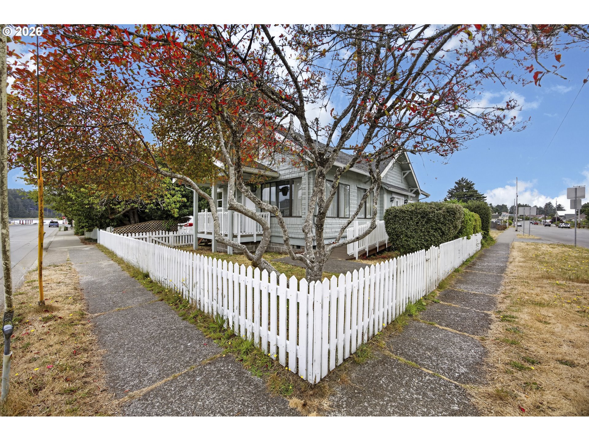 289 Harbor St Property Photo 2