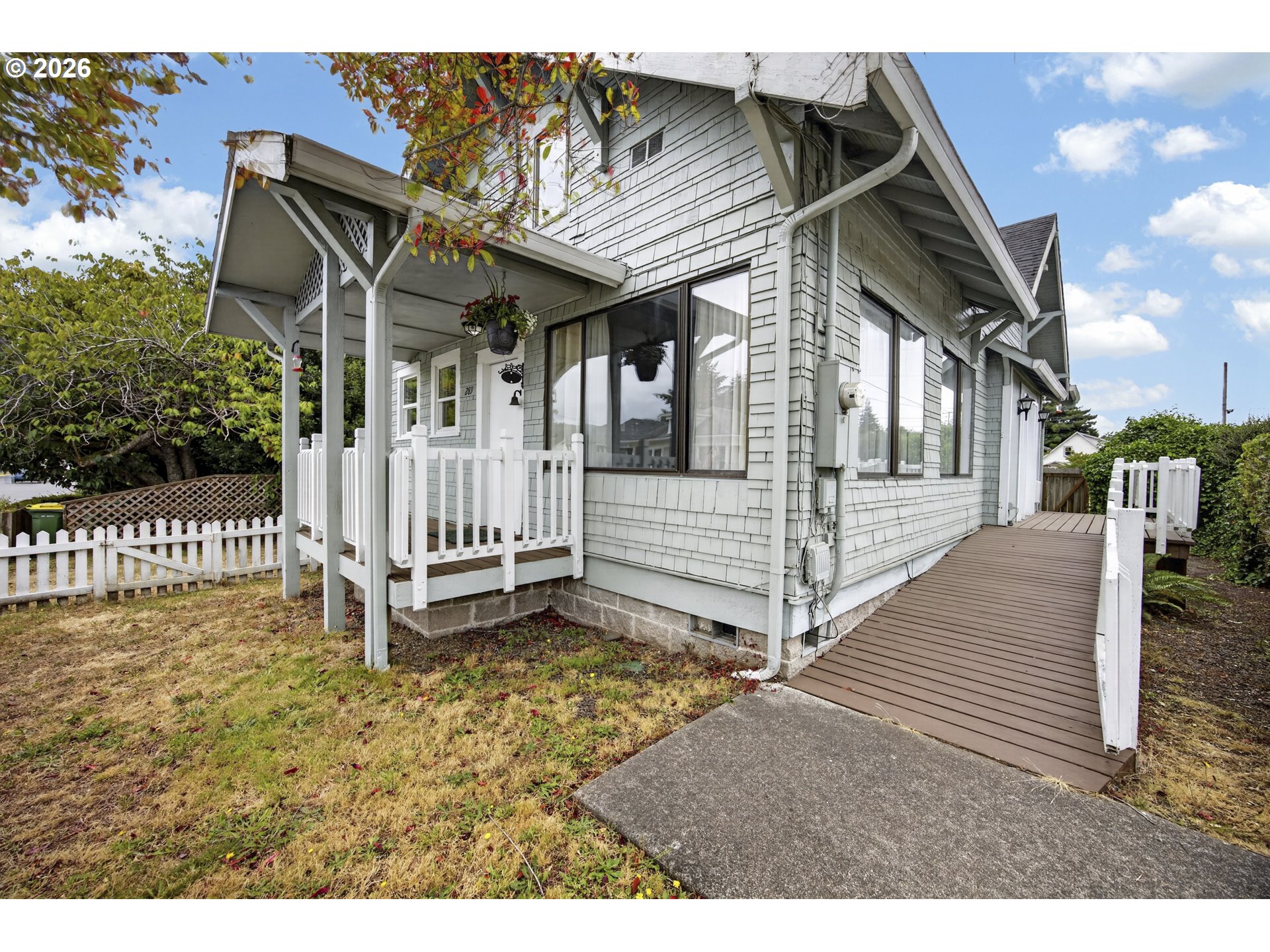 289 Harbor St Property Photo 4