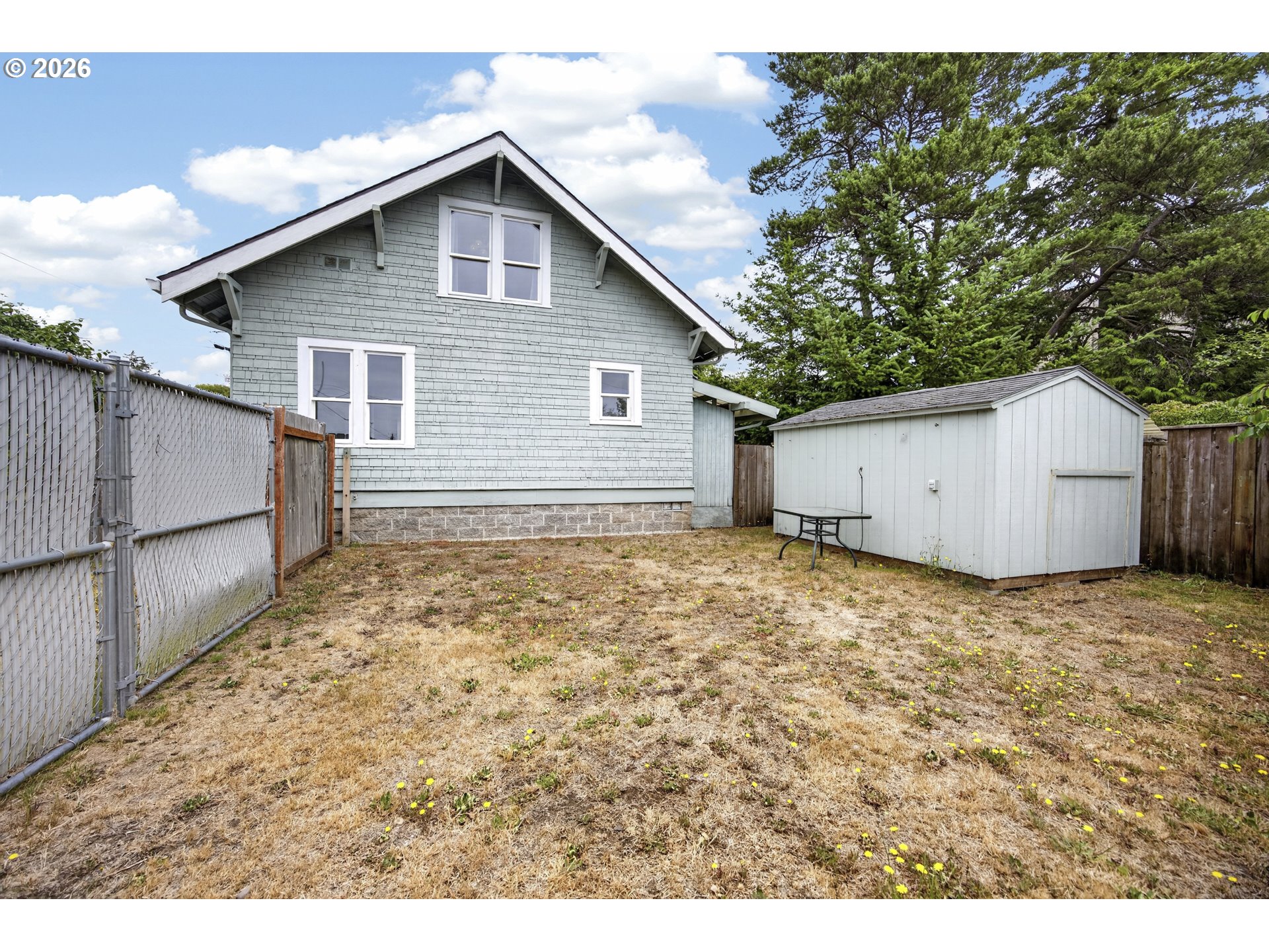 289 Harbor St Property Photo 6