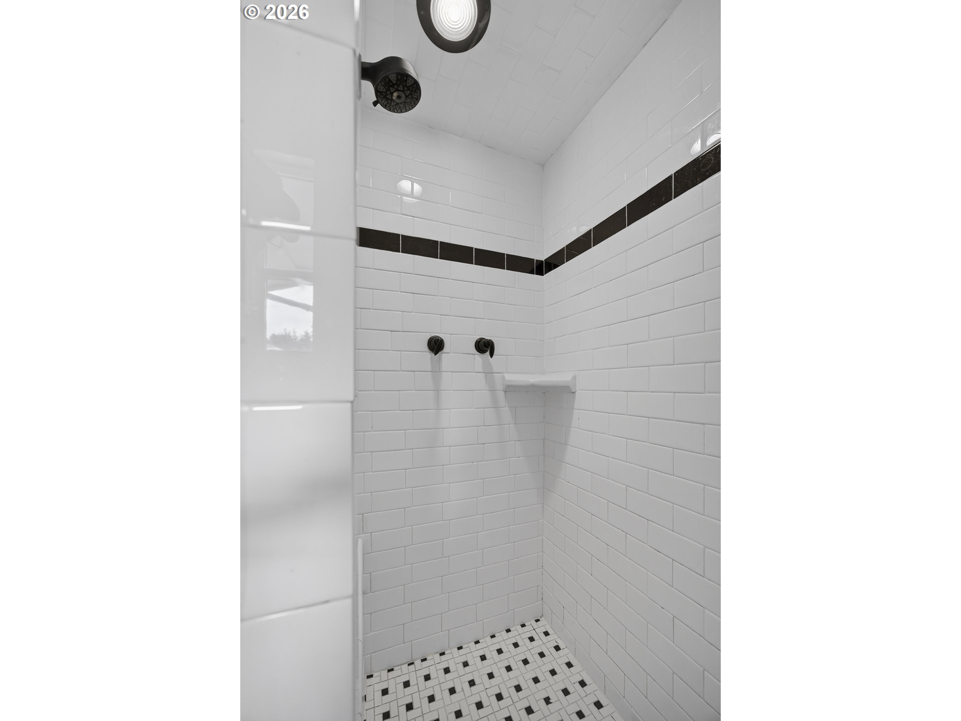 289 Harbor St Property Photo 21