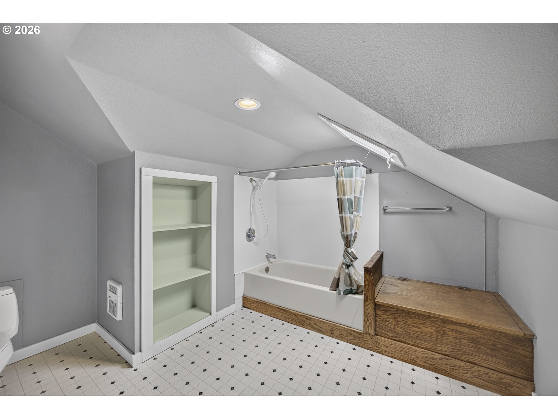 289 Harbor St Property Photo 25