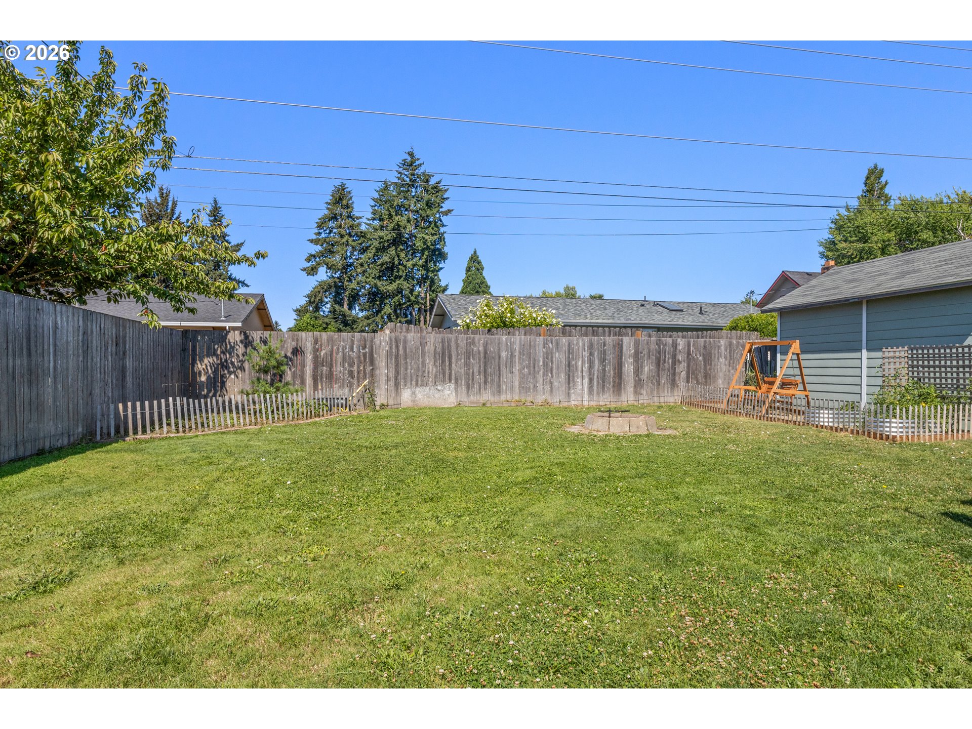 444 Heffley St S Property Photo 32
