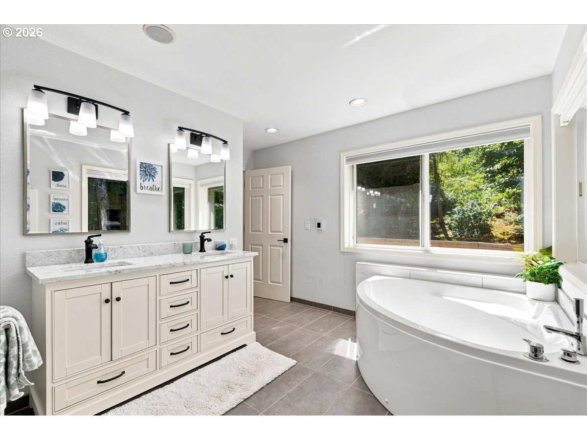 2840 Nw Walden Dr Property Photo 33