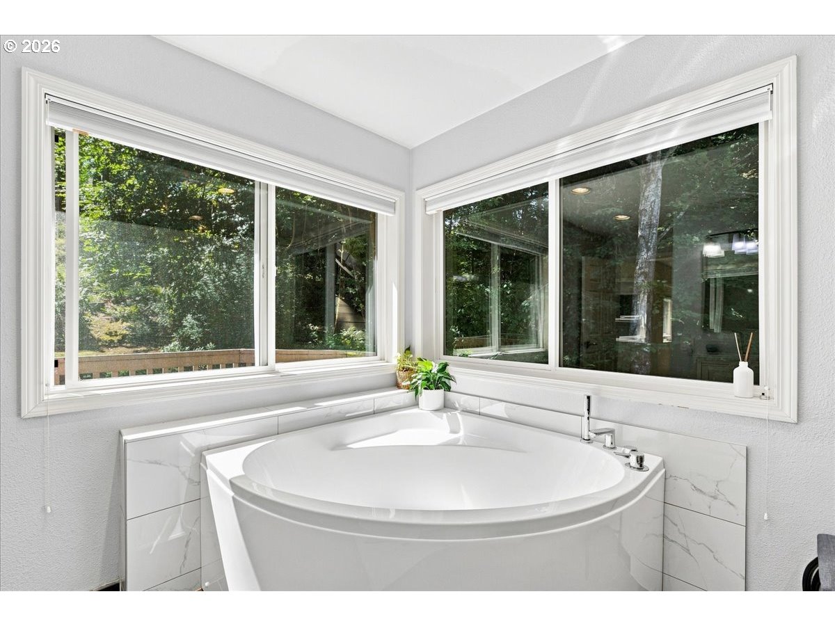 2840 Nw Walden Dr Property Photo 35