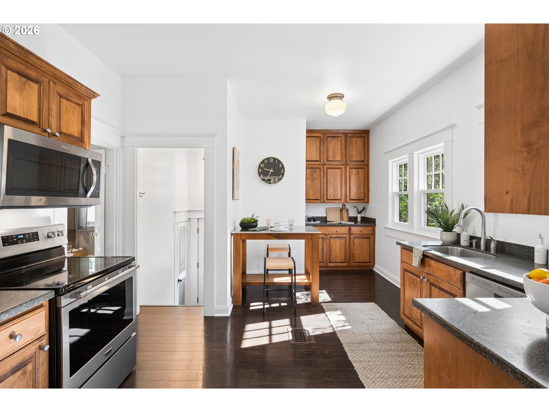 4134 N Haight Ave Property Photo 13