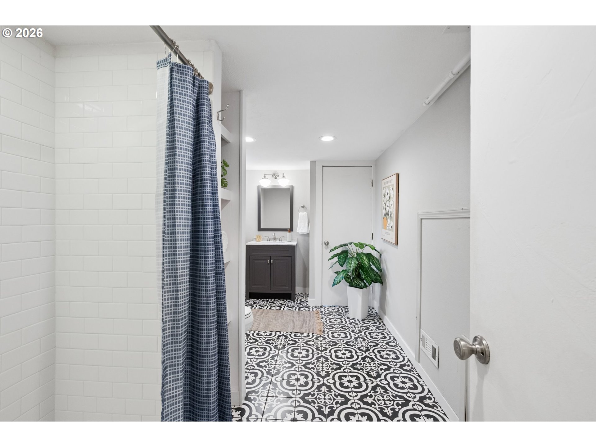 4134 N Haight Ave Property Photo 33
