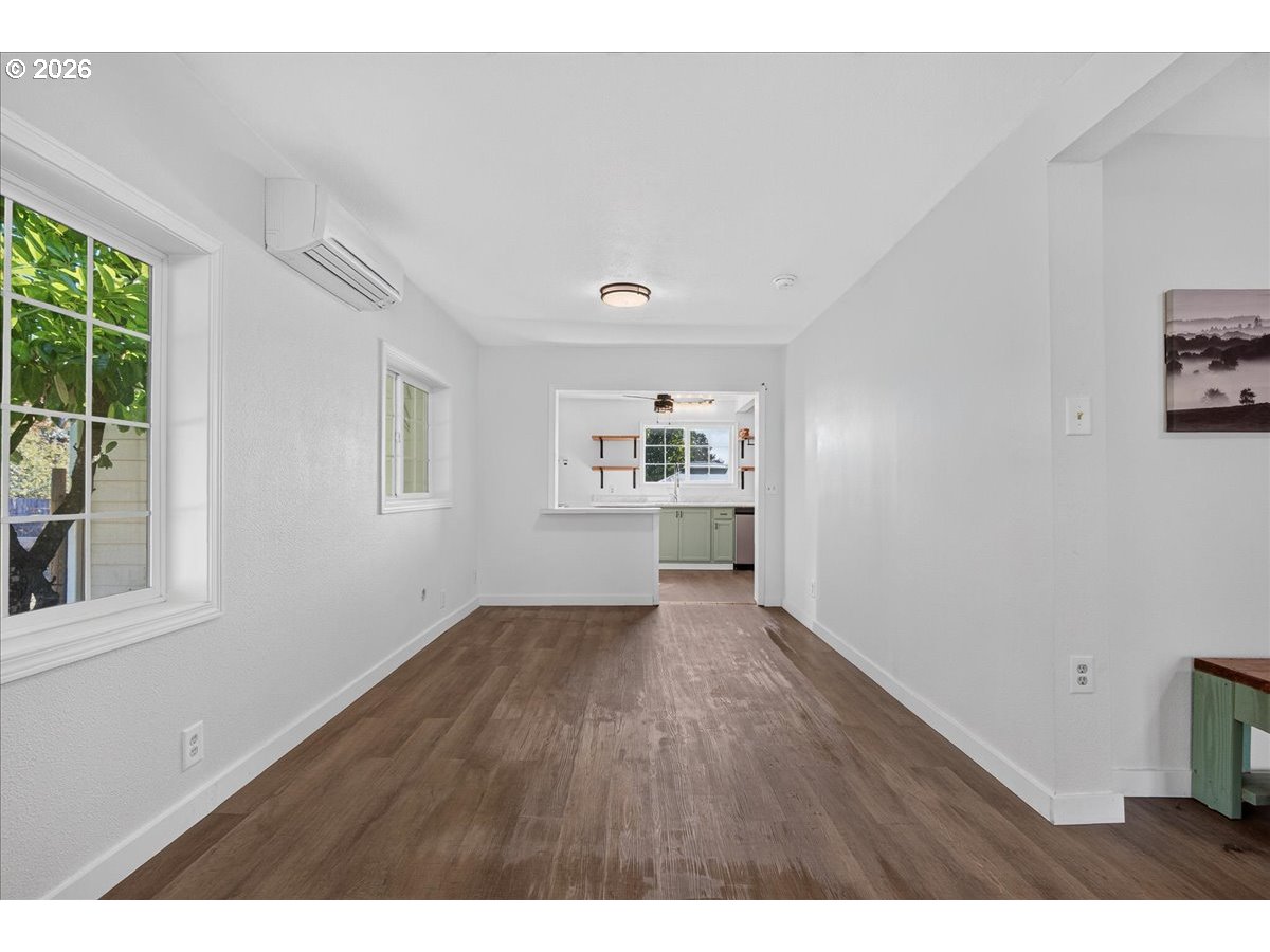 25194 Webster Ave Property Photo 12