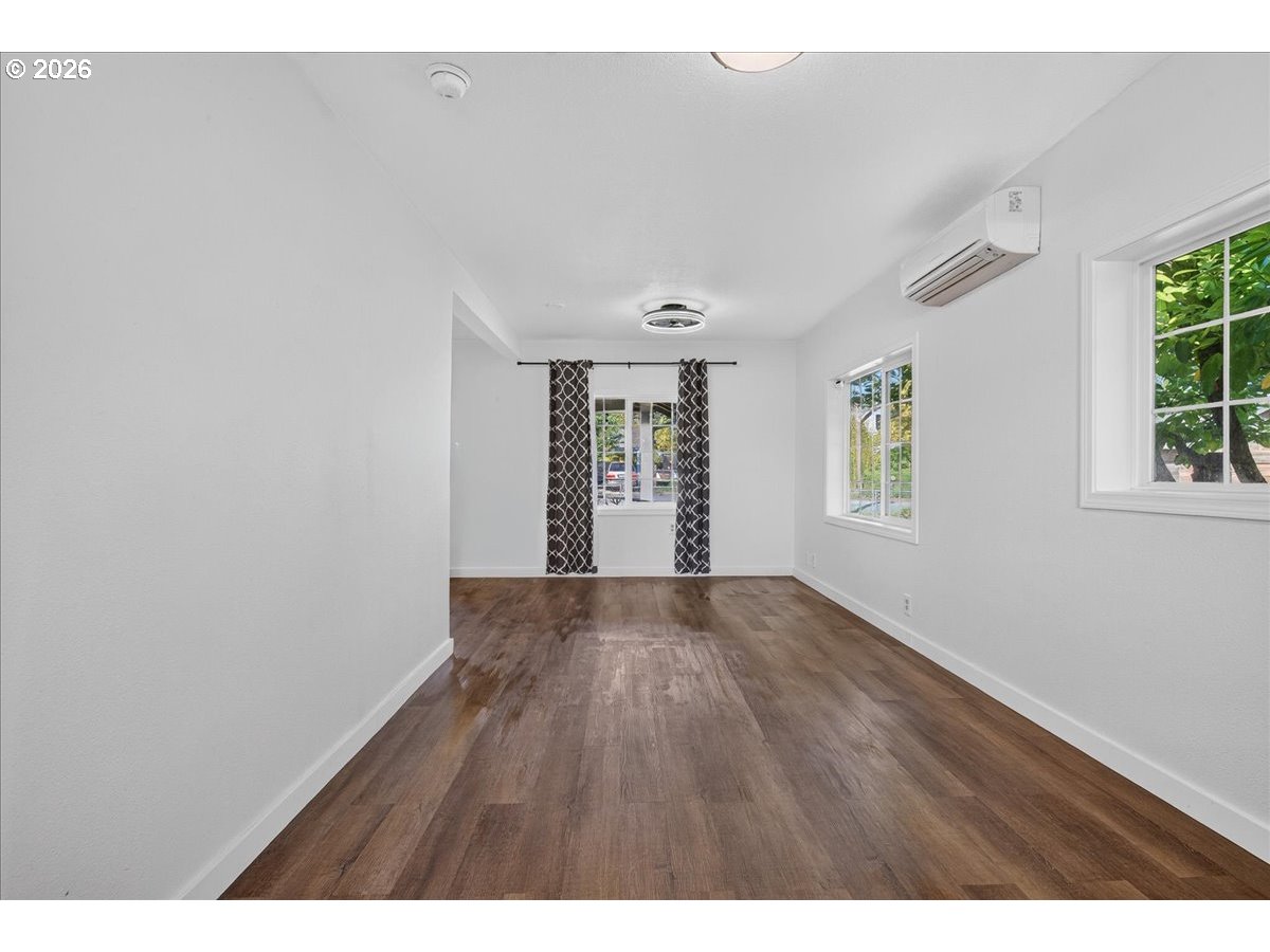 25194 Webster Ave Property Photo 14