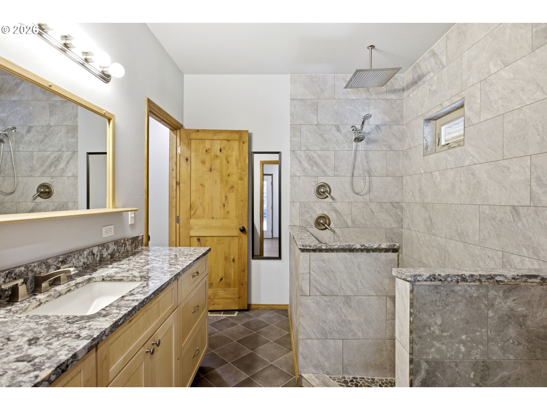 19 Lois Ln Property Photo 15