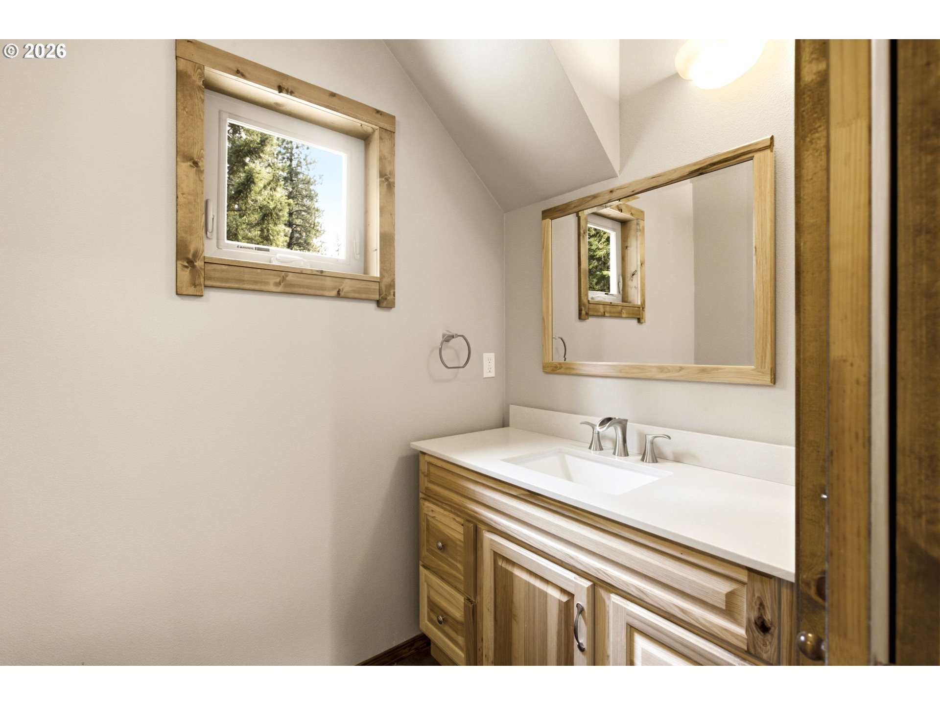 19 Lois Ln Property Photo 23