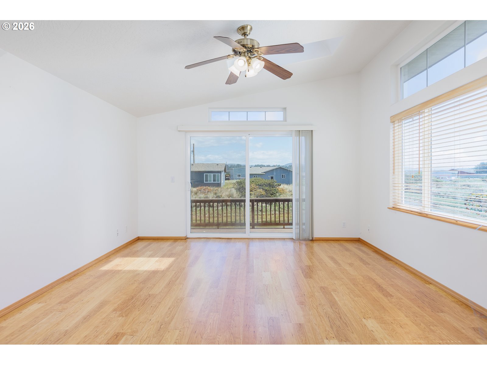 1001 Nw Pacific Way Property Photo 6