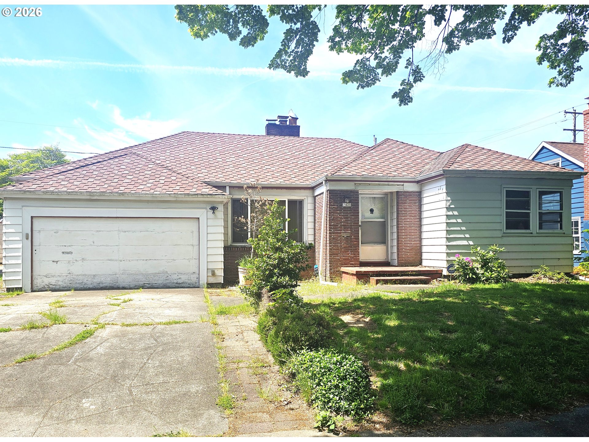 7425 N Chase Ave Property Photo 1
