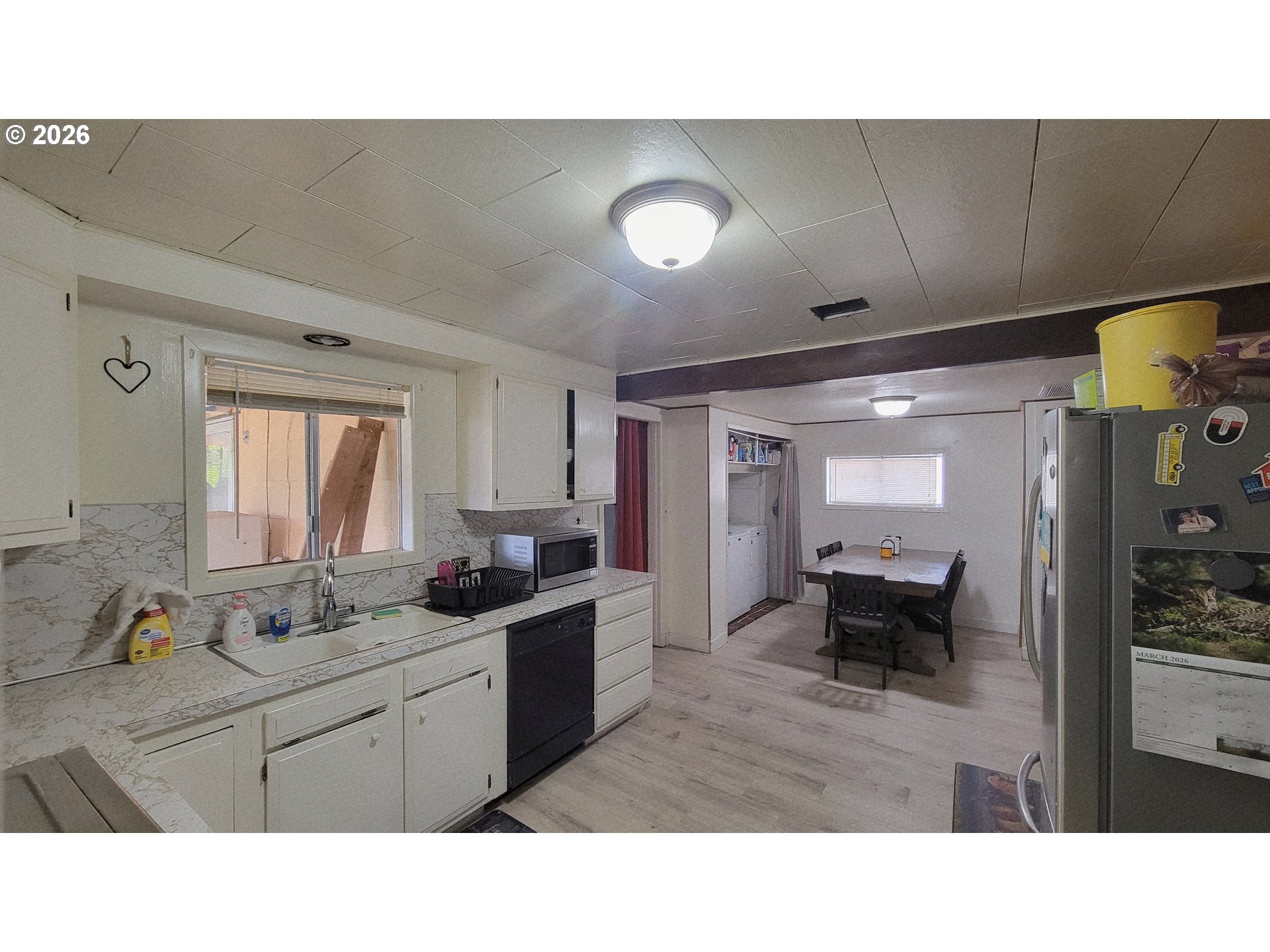 724 Ne Laurance St Property Photo 6