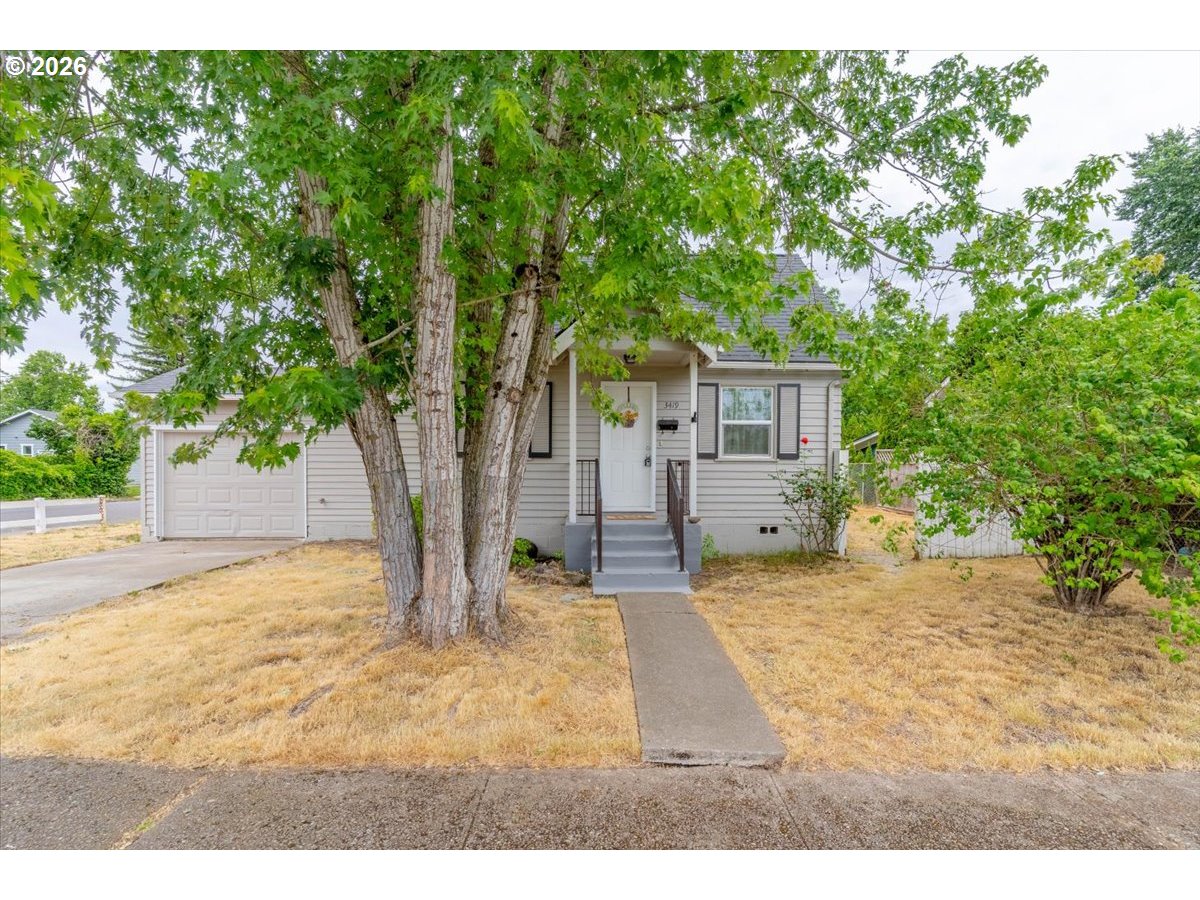 3419 Arbon St Ne Property Photo 1