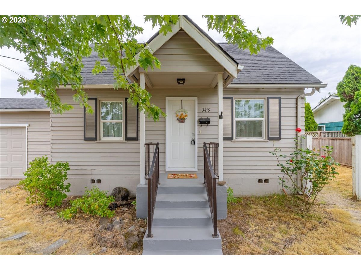 3419 Arbon St Ne Property Photo 2