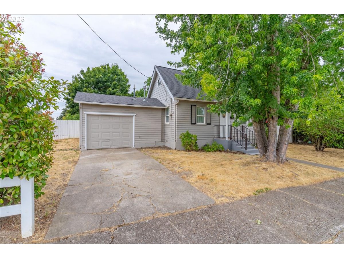 3419 Arbon St Ne Property Photo 4