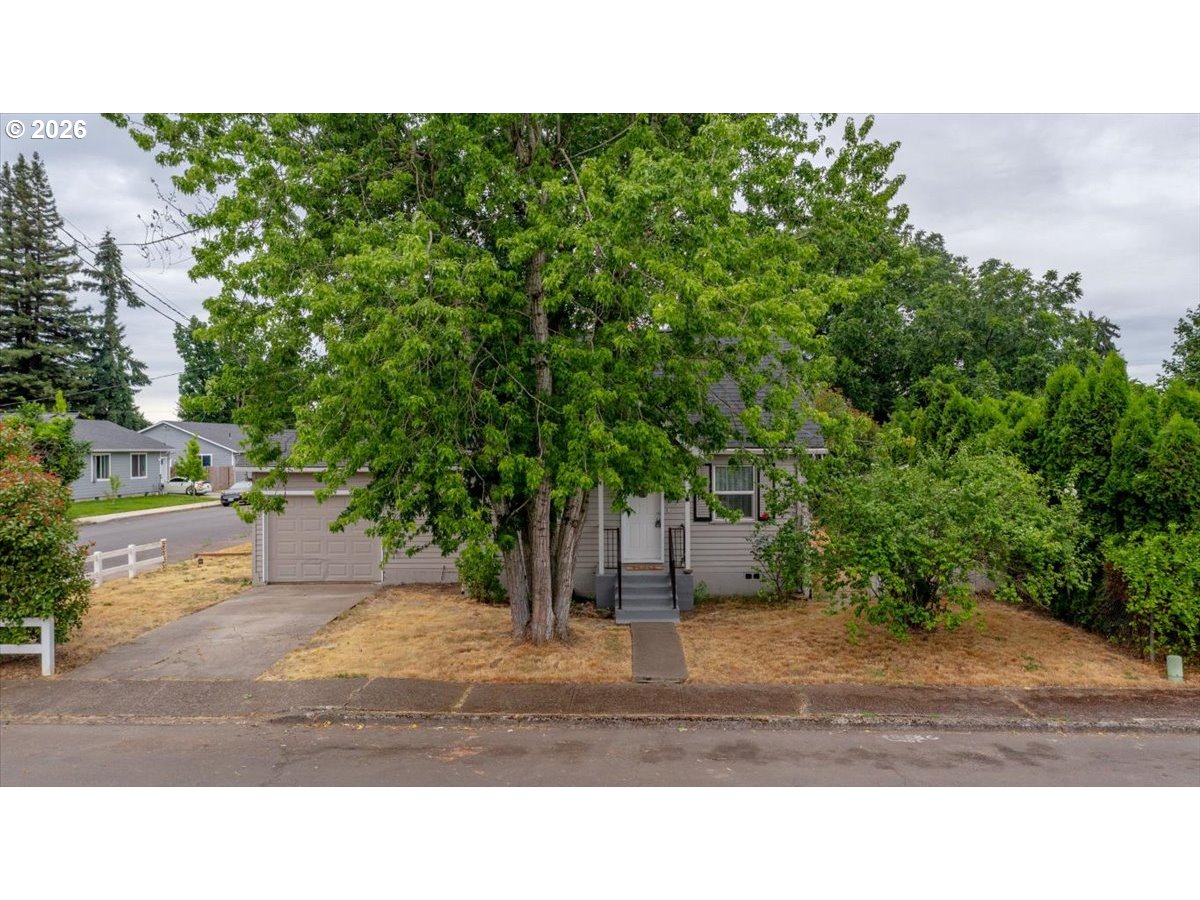 3419 Arbon St Ne Property Photo 6