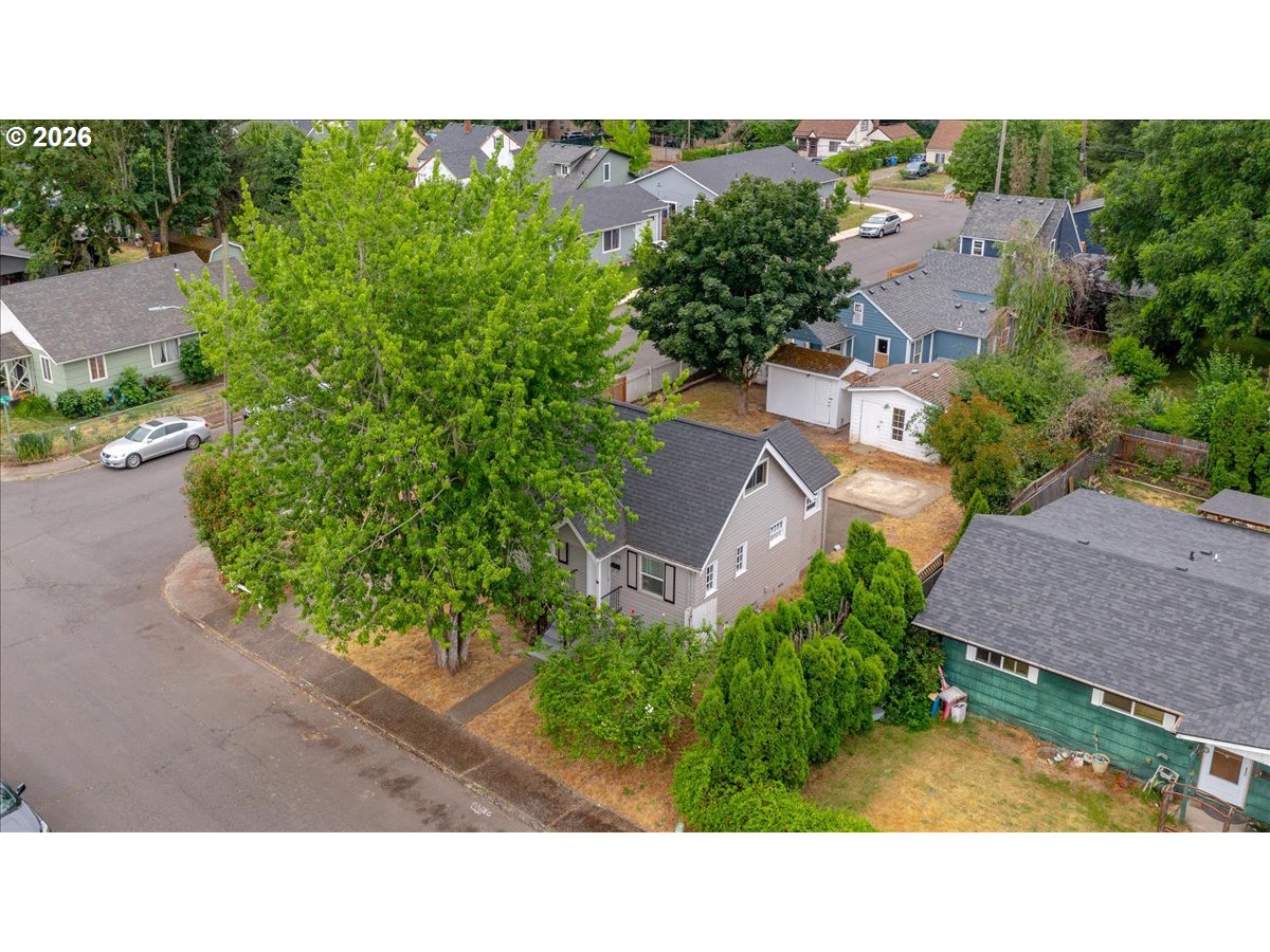 3419 Arbon St Ne Property Photo 11
