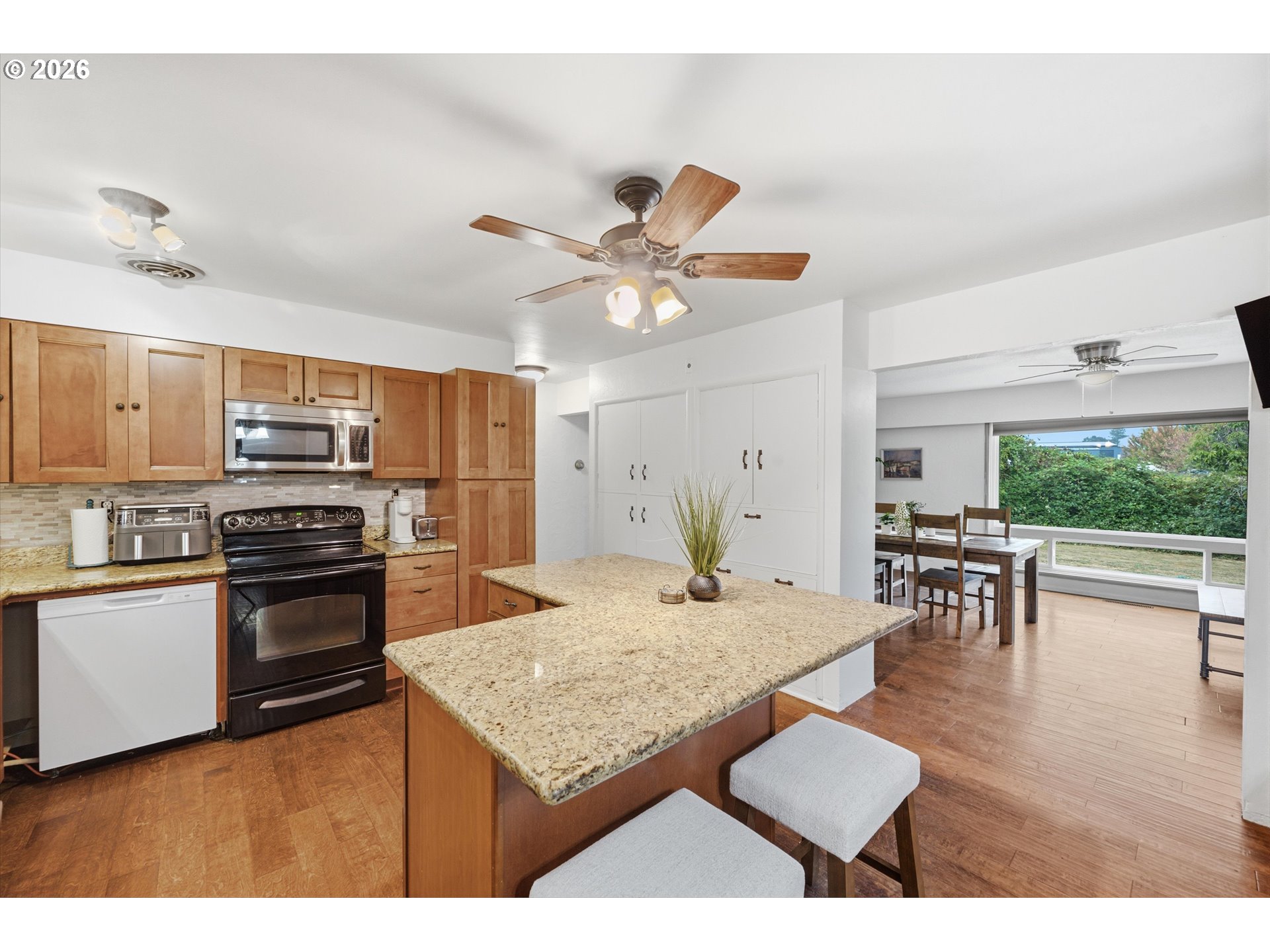 22740 Ne Highway 240 Property Photo 6