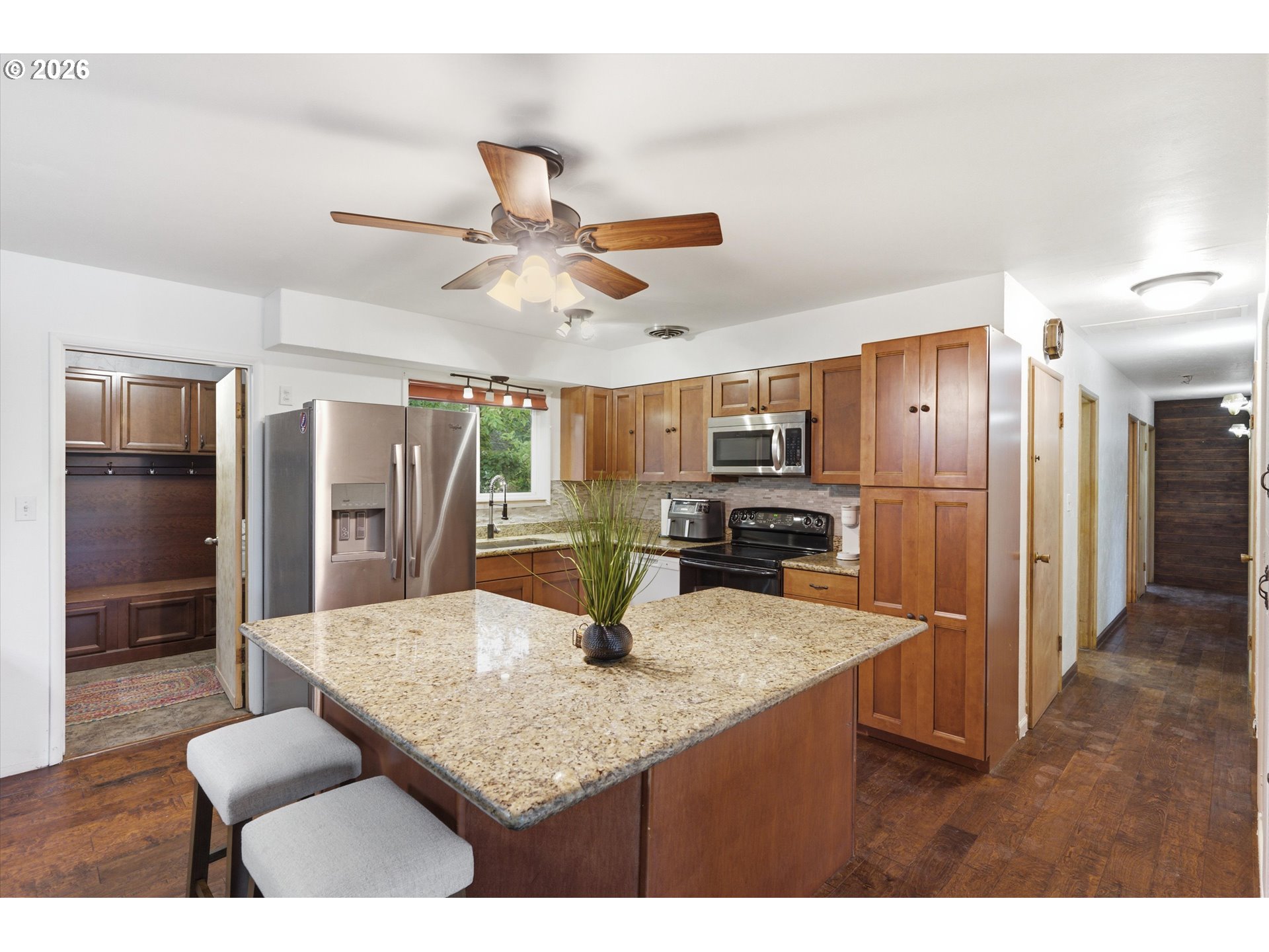 22740 Ne Highway 240 Property Photo 11