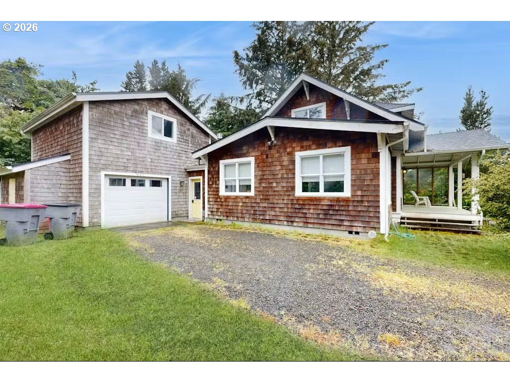641 D St Property Photo 2