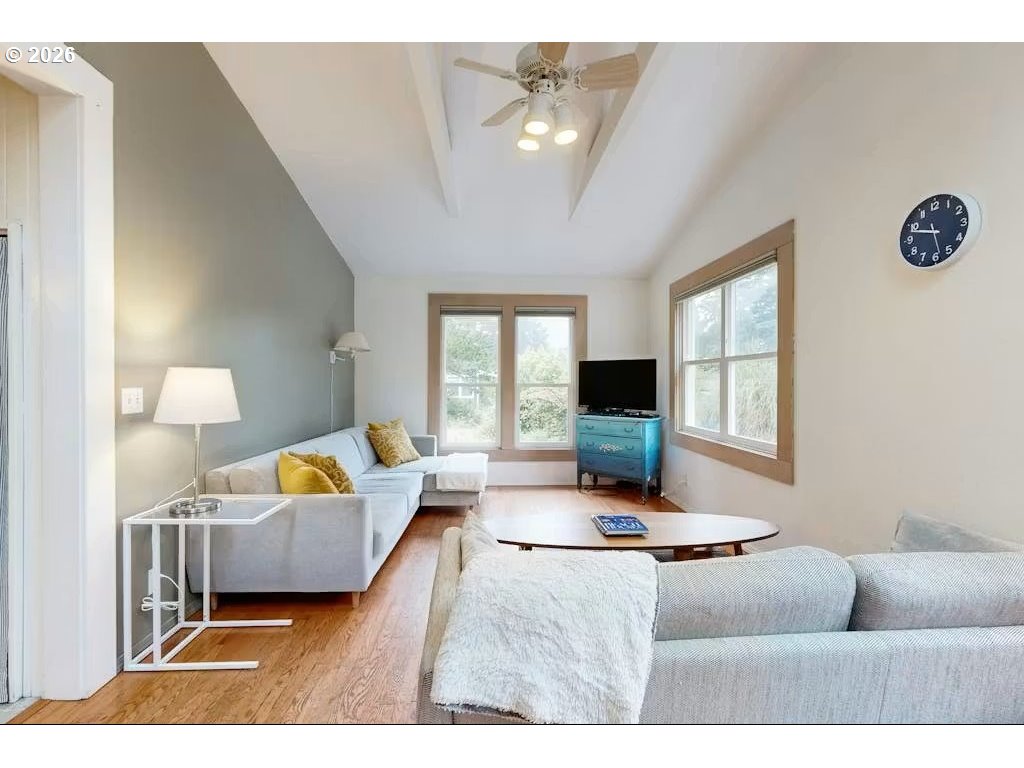 641 D St Property Photo 5