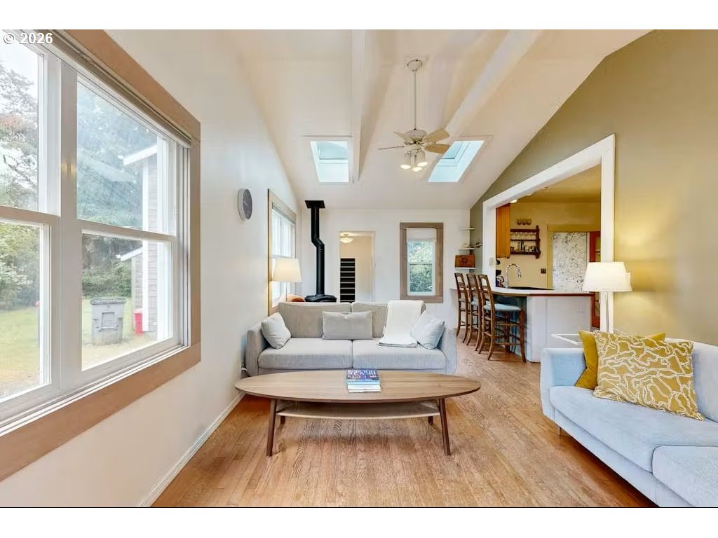 641 D St Property Photo 6