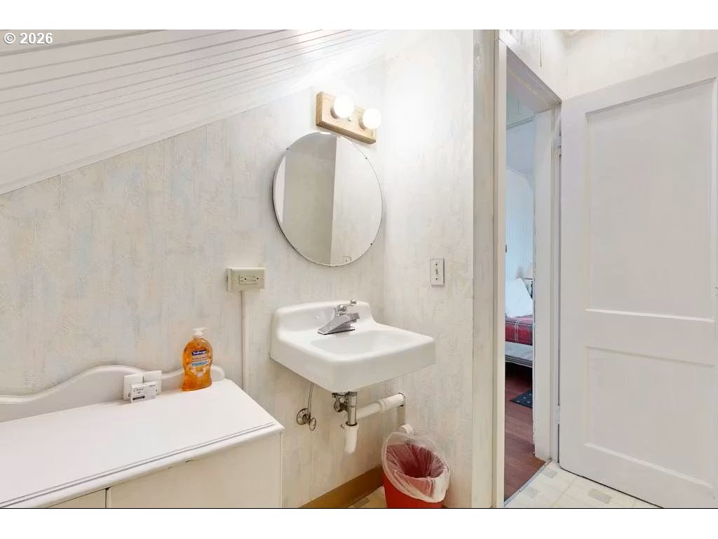 641 D St Property Photo 11