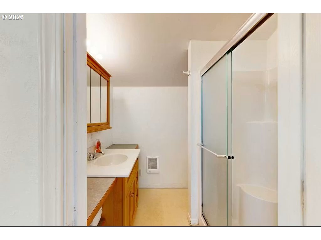 641 D St Property Photo 16